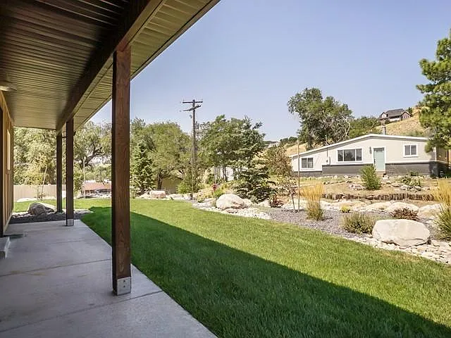 2561 E 6550 S — Photo 5