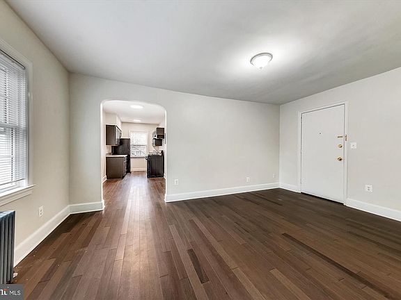 3rd image of 2803 Cortland Pl NW APT 307