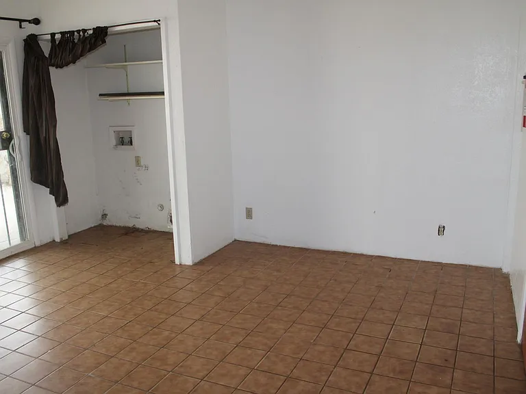 3221 Monroe Ave — Photo 8