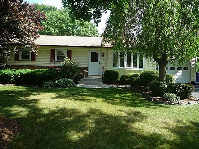 1st image of 893 Weiland Rd