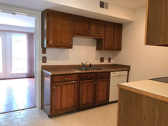 4th image of 3895 Persimmon Cir