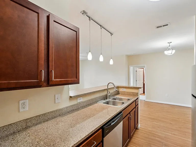 The Enclave Apartments — Photo 28