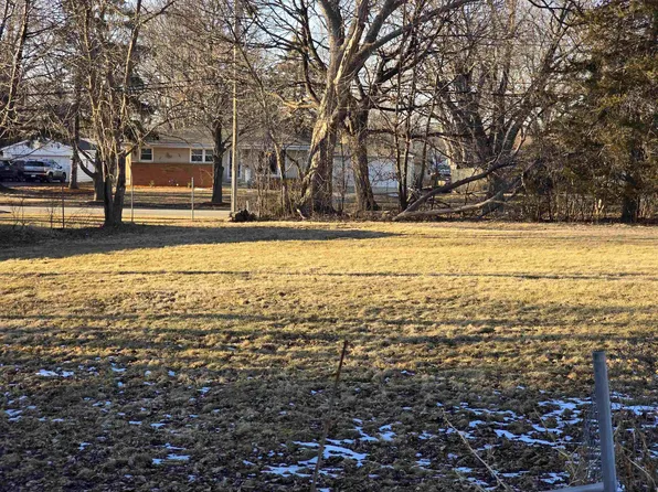2005 W State St, Janesville, WI 53546