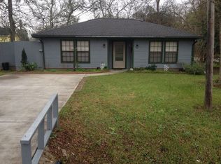 1121 4th St, Clute, TX 77531