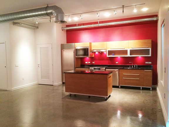 3rd image of 200 Hoover Ave Unit 2002
