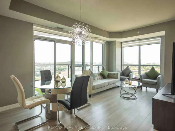 35 Watergarden Dr W #918, Mississauga, ON L5R 0G8