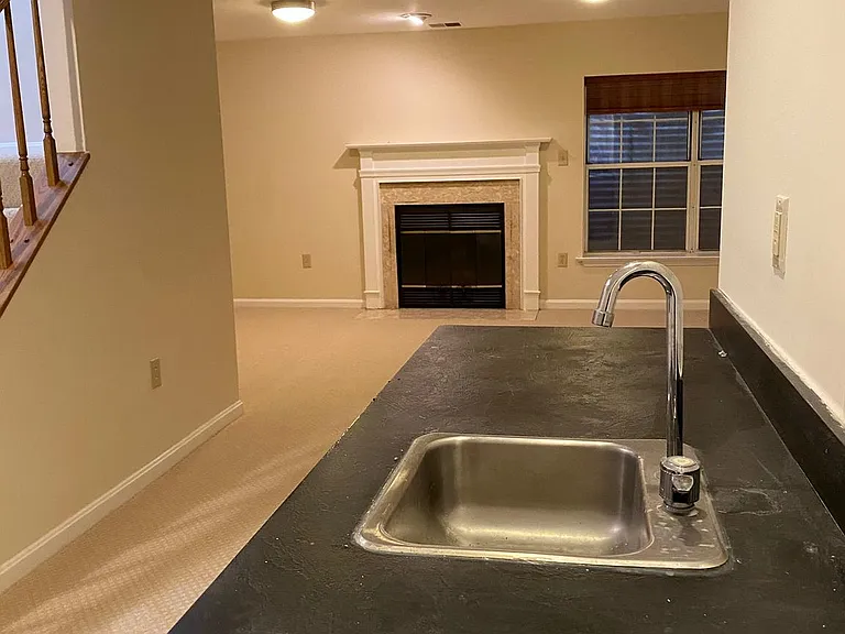 8569 Harvest View Ct — Photo 23