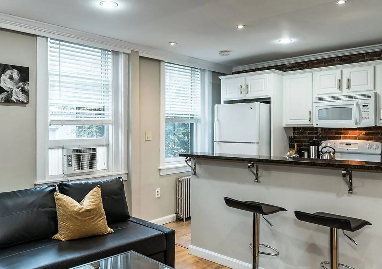 Historic Beacon Hill Charm 2 Bed | 1 Bath — Photo 1