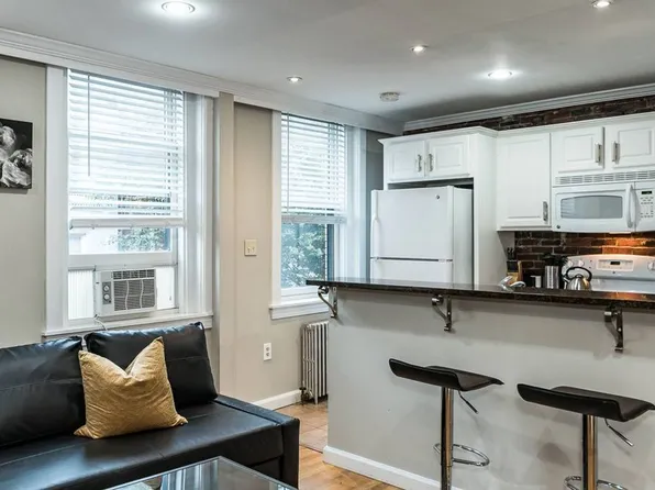 41 Grove St #1G, Boston, MA 02114