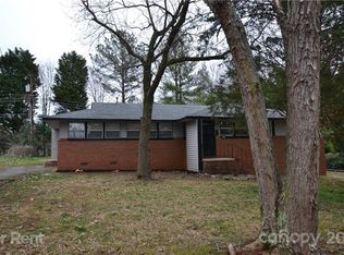 1320 Wembley Dr, Charlotte, NC 28205