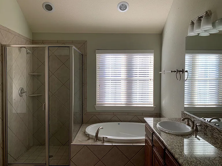 1017 Somerset Cir — Photo 15