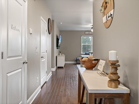 5th image of 511 Kilarney Rd