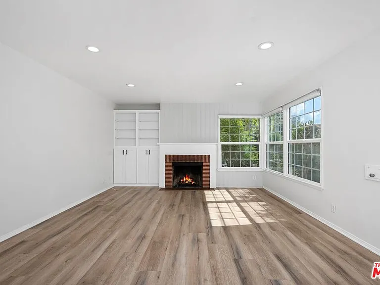 1019 Amherst Ave — Photo 7
