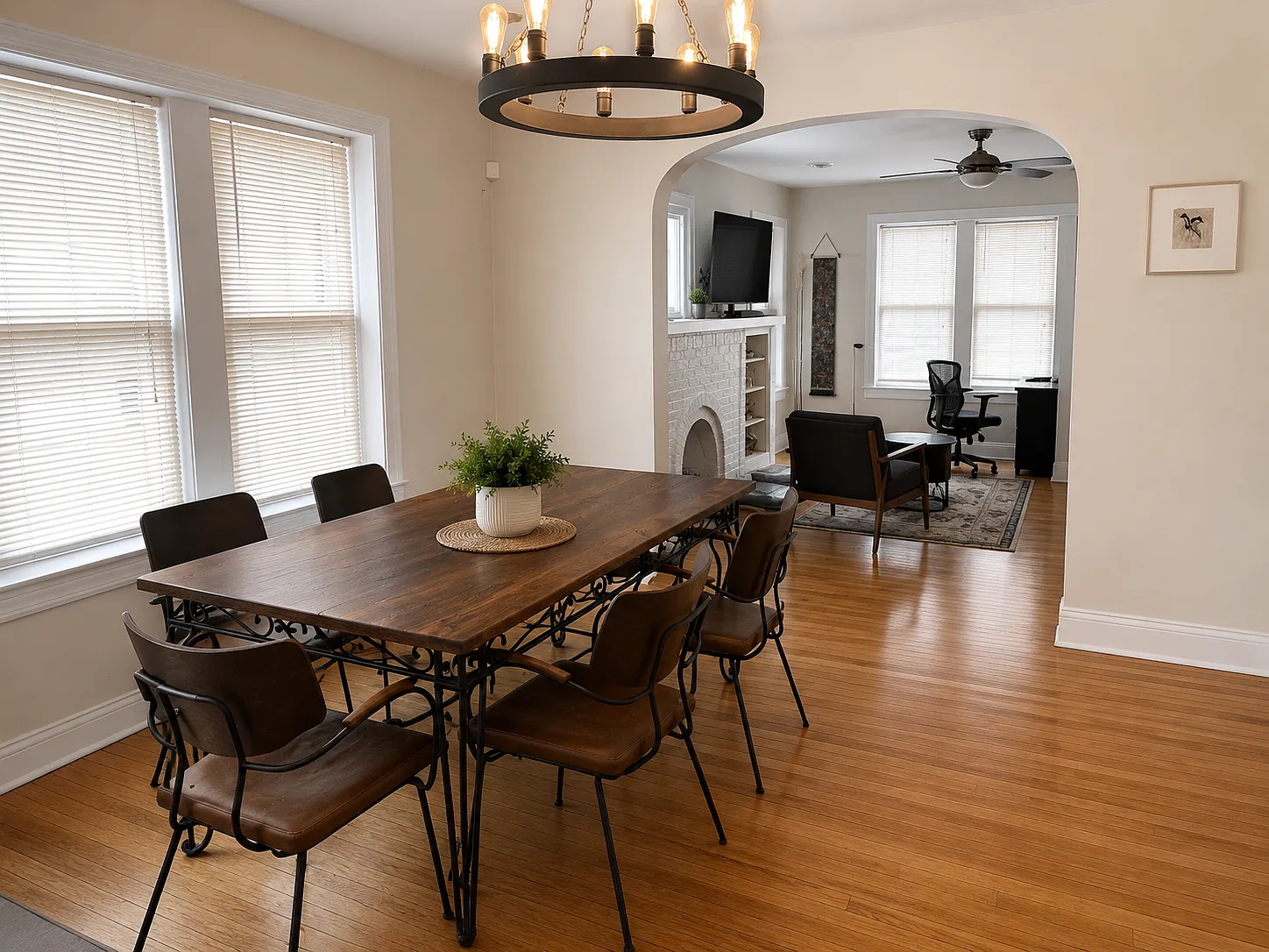 2 bed, 1000 sqft, $2,200 — Photo 3