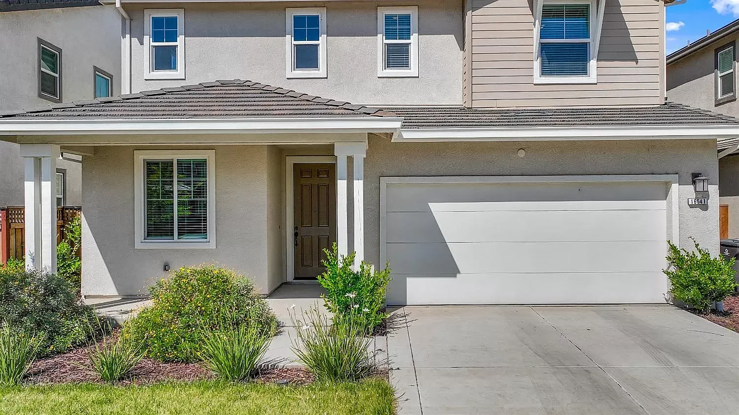 16541 Arbuckle Ave — Photo 1