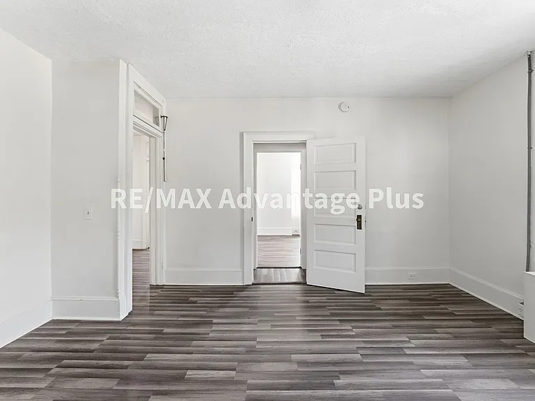 106 Grove St — Photo 4