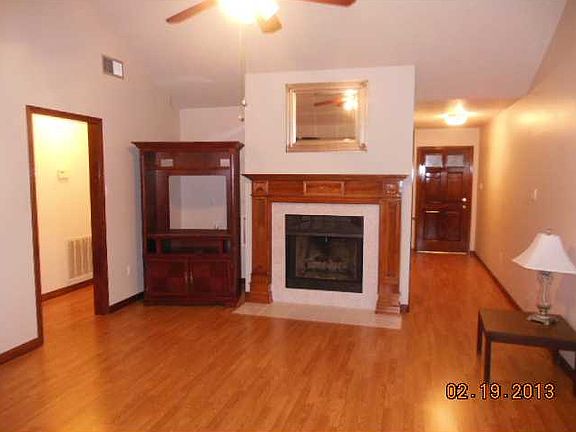 4th image of 305 Cedarwood St