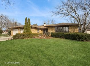201 S Knollwood Dr, Schaumburg, IL