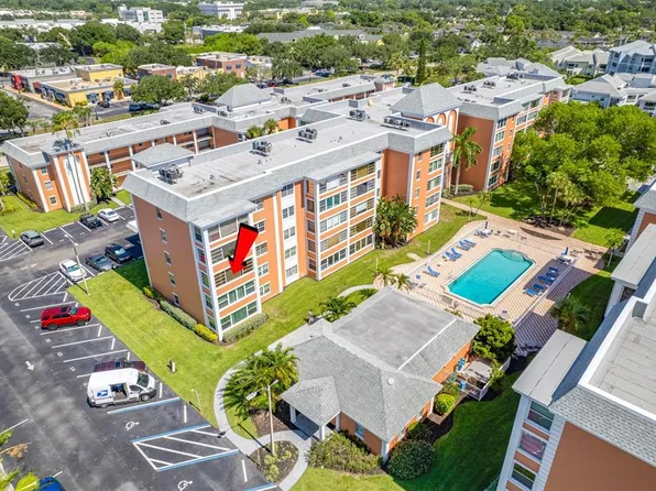 6800 20th Ave N APT 301, Saint Petersburg, FL 33710