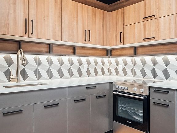 2nd image of 2825 Snyder Ave #4BB