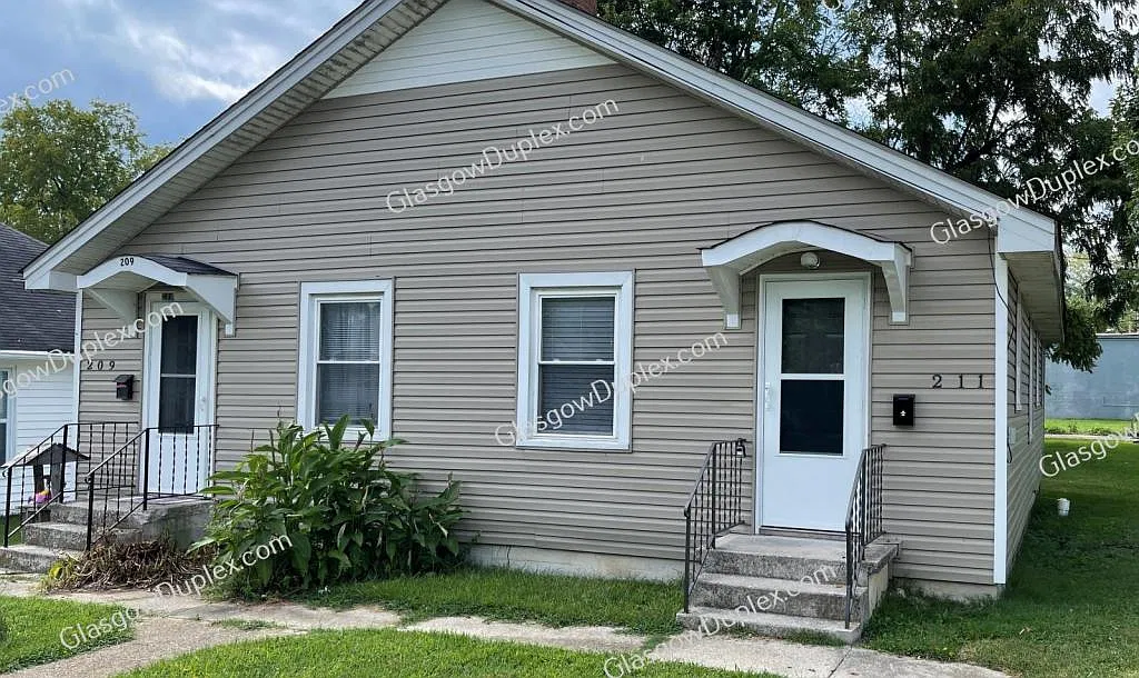 211 N Lewis St — Photo 1