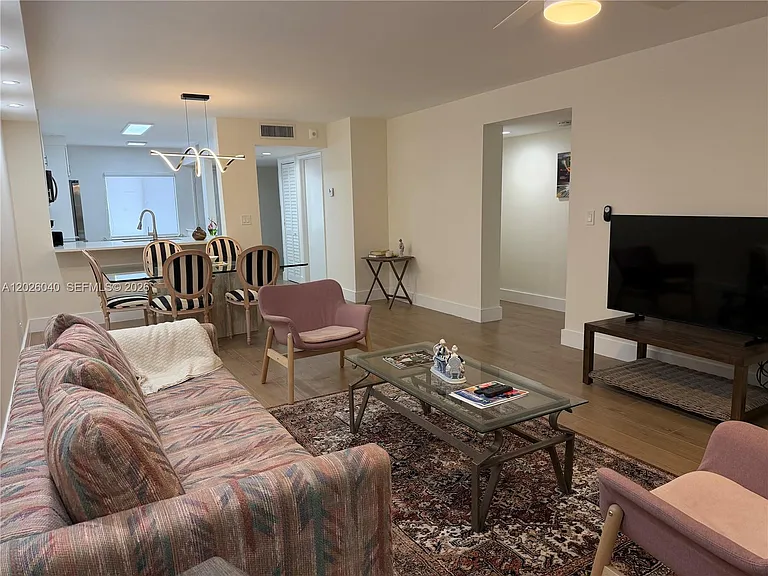 7350 Kinghurst Dr #305 — Photo 15