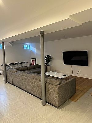 2nd image of 398 Stanhope St #4