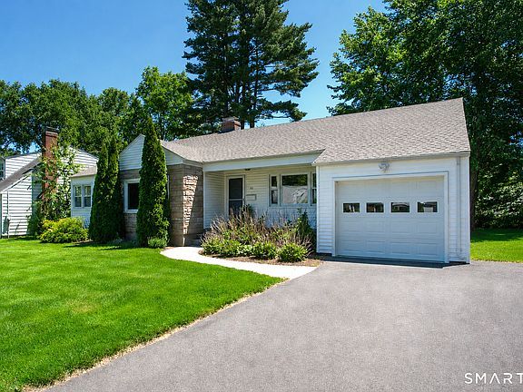 3rd image of 99 Iroquois Road