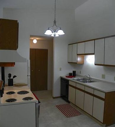 Kitchen w/Vaulted Ceiling