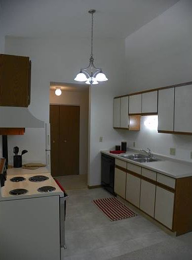Kitchen w/Vaulted Ceiling