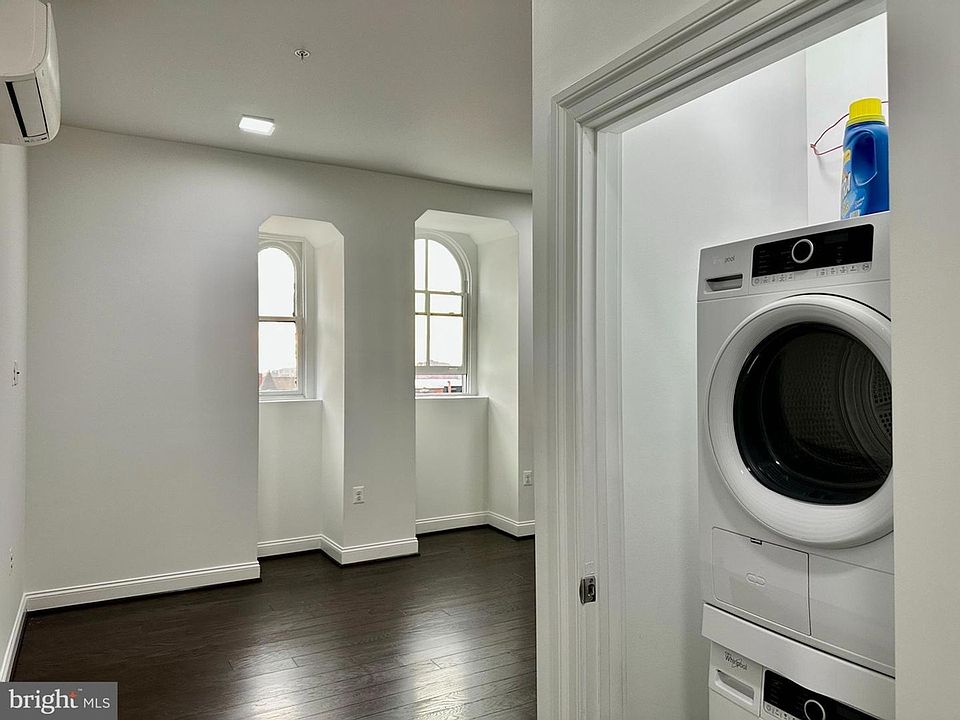 2nd image of 1200 Saint Paul St #401