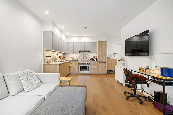 Rented by Compass | media 13