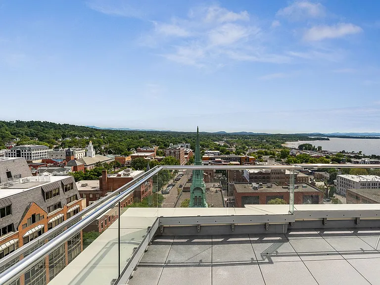 Bank Street Apartments at Burlington Square — Photo 41