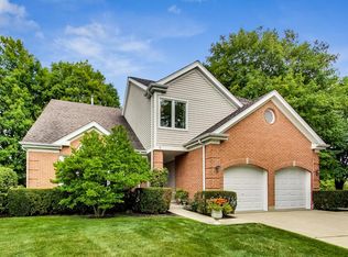71 Chestnut Ter, Buffalo Grove, IL 60089