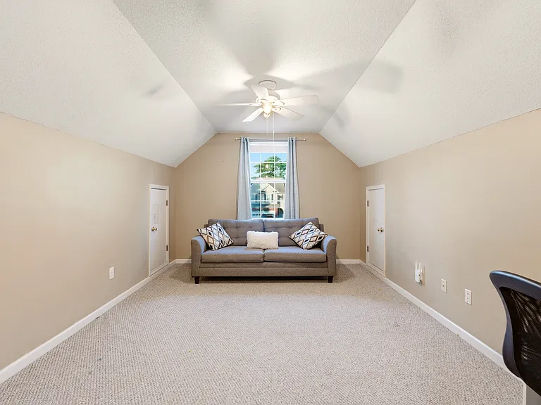 9 Whitewater Ct — Photo 31