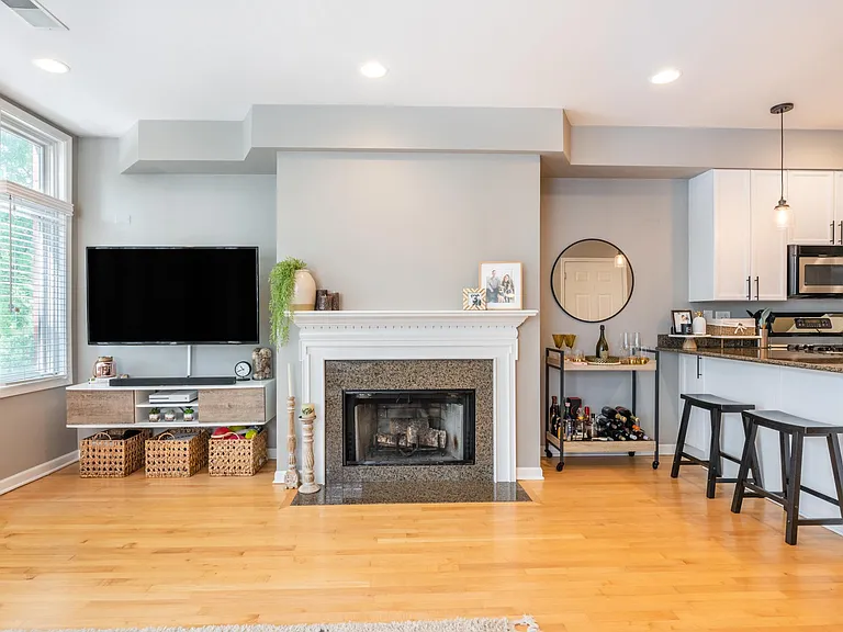 3125 N Clifton Ave #2 — Photo 9