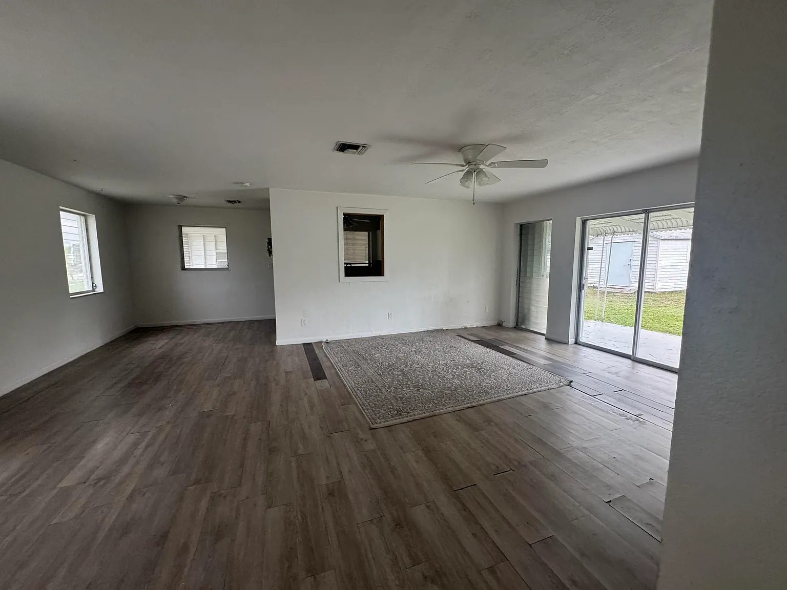 2 bed, 1.0 bath, 977 sqft, $2,200 — Photo 4
