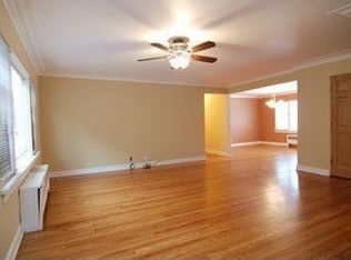 7233 N Ridge Blvd #2F, Chicago, IL 60645