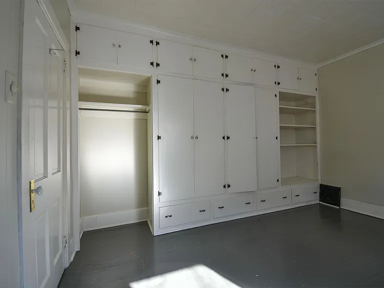 127B Woodlawn Ave — Photo 8