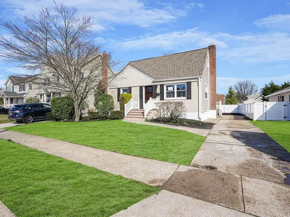 2431 Atlantic Boulevard, Wantagh, NY 11793