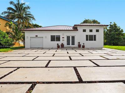 281 Hammond Dr, Miami Springs, FL, 33166