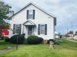 828 N Uhrich St, Uhrichsville, OH 44683