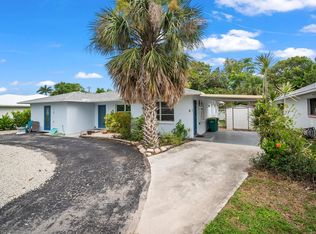 655 94th Ave N #B, Naples, FL 34108