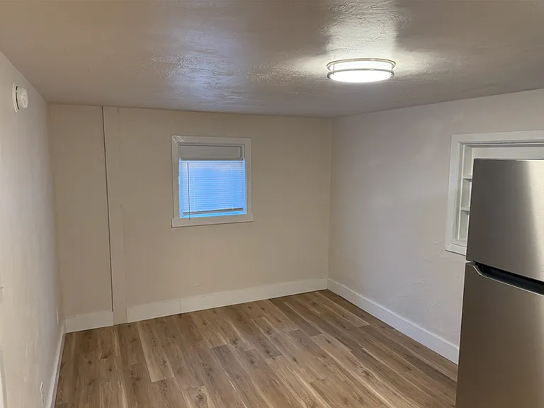 Iron Springs Apartments — Photo 12