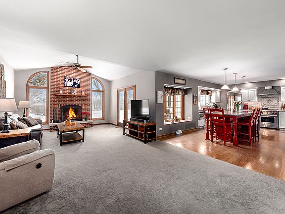 5th image of 1329 E Sanborn Dr