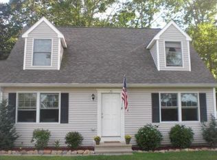 25 Crawford Ln, Groton, CT 06340