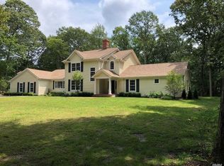 2 Woodfield Ct, Lloyd Harbor, NY 11743