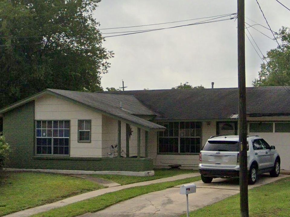 1st image of 1402 Betty St