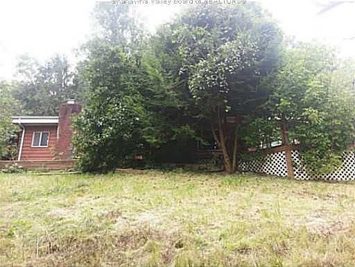 1st image of 22 Mackinaw Dr