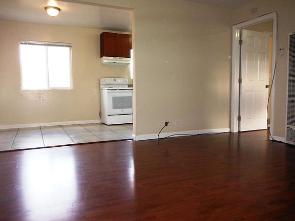 5th image of 2752 Kollmar Dr APT 28